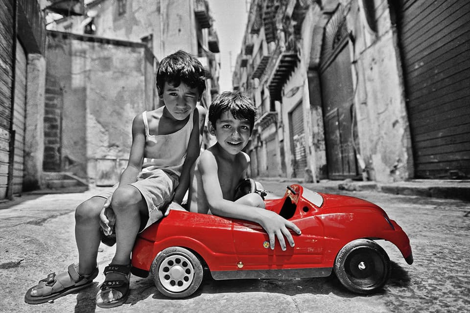 Street versus playstation Red